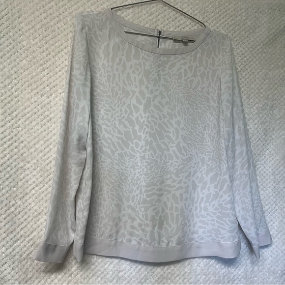 LOFT Tops - LOFT Womens Long Sleeve Blouse Round Neckline Animal Print Leightweight Sz MP